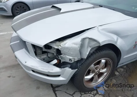 2006 Ford Mustang V6 z USA, uszkodzony, nr VIN 1ZVFT80N365190851